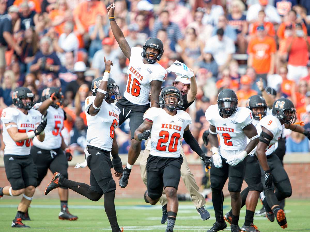 mercer-auburn-fumble.jpg